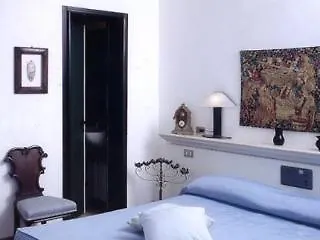 ホテル Hyencos Calos トッレ・サン・ジョヴァンニ・ウジェント